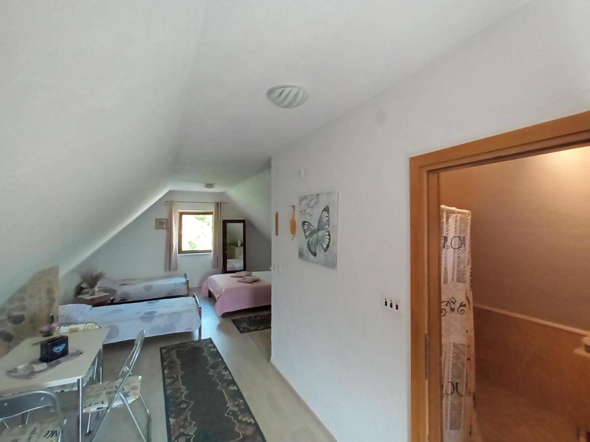 Guesthouse Loncar Plitvička Jezera Exteriör bild