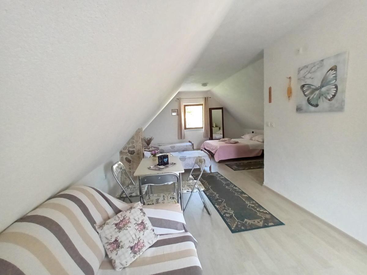 Guesthouse Loncar Plitvička Jezera Exteriör bild
